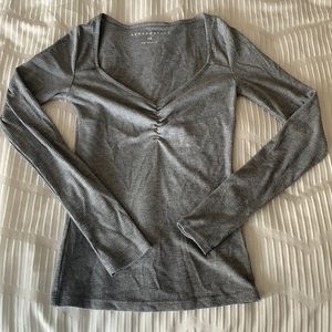Gray aéropostale top